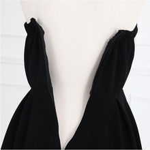 優雅與性感的完美融合 艾森絲服飾新款掛脖花邊裝飾露背連衣裙